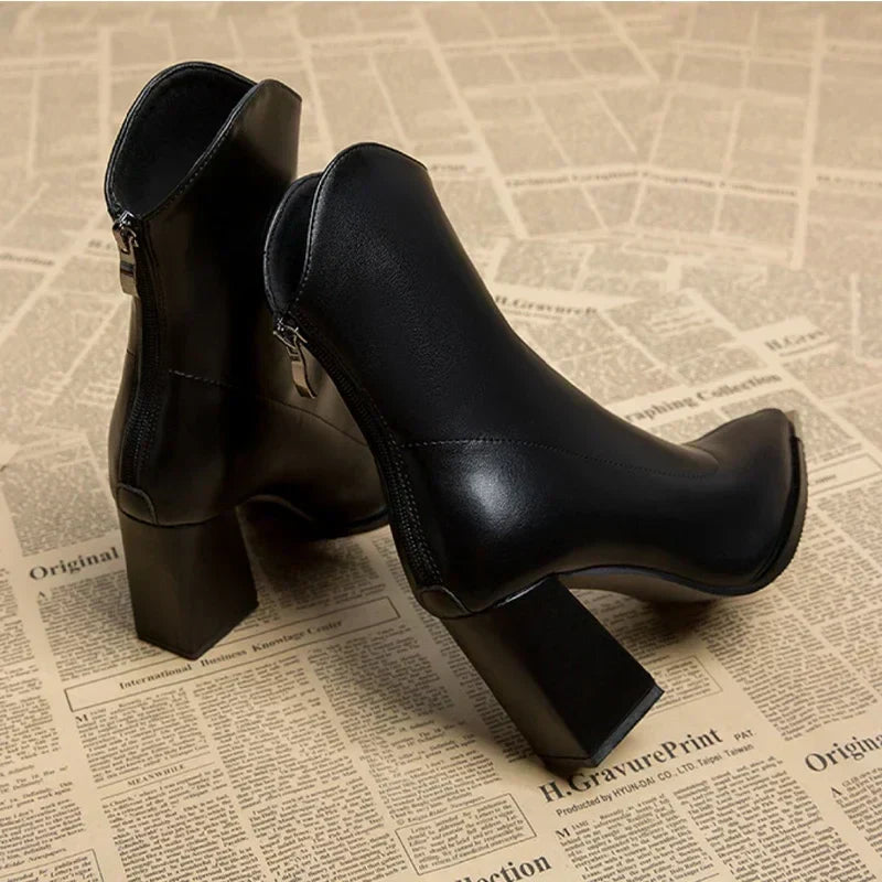 Lorelai | Relaxed Fit Leather Heels