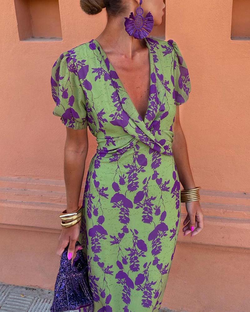 Abigail™ Chic Leaf Print V-Neck Dress