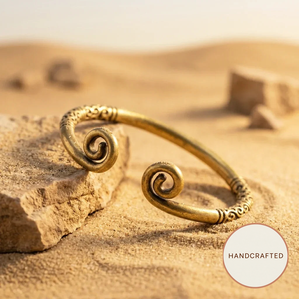 Theo | Spiral-End Copper Cuff