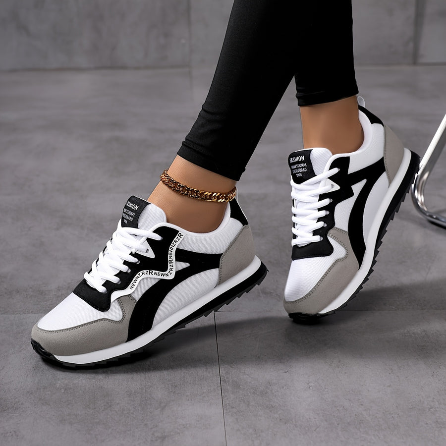 Blake | Vintage Round Toe Lace-Up Sneakers
