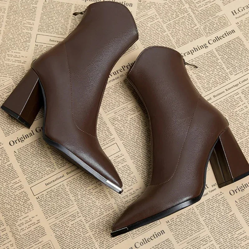 Lorelai | Relaxed Fit Leather Heels