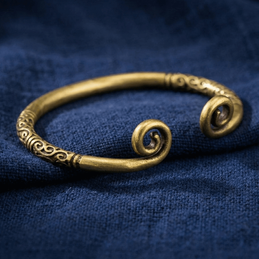 Theo | Spiral-End Copper Cuff
