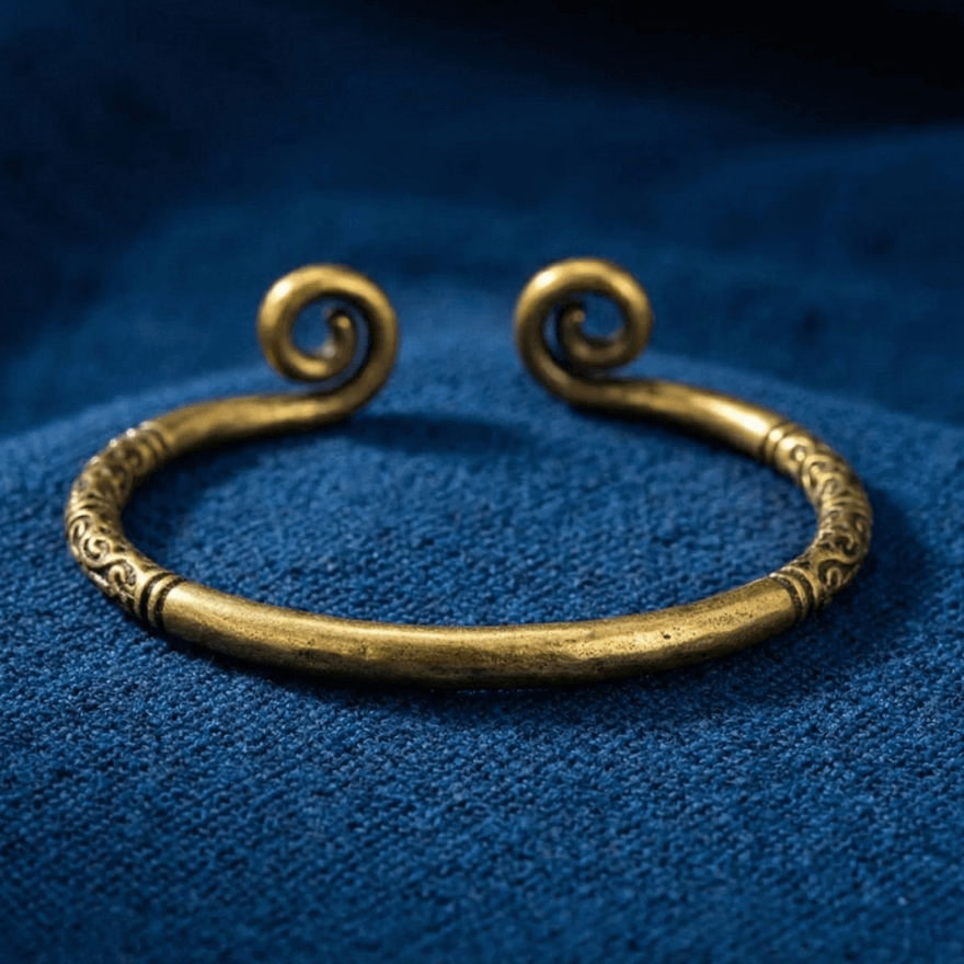 Theo | Spiral-End Copper Cuff