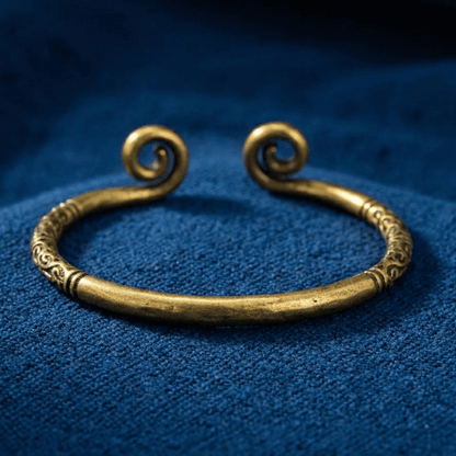 Theo | Spiral-End Copper Cuff